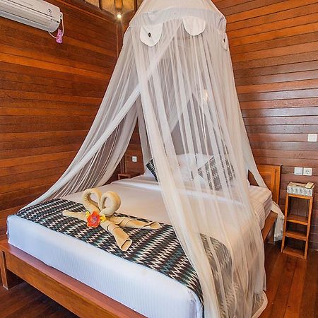 Tawe Ocean Blue Villa Lembongan Екстериор снимка