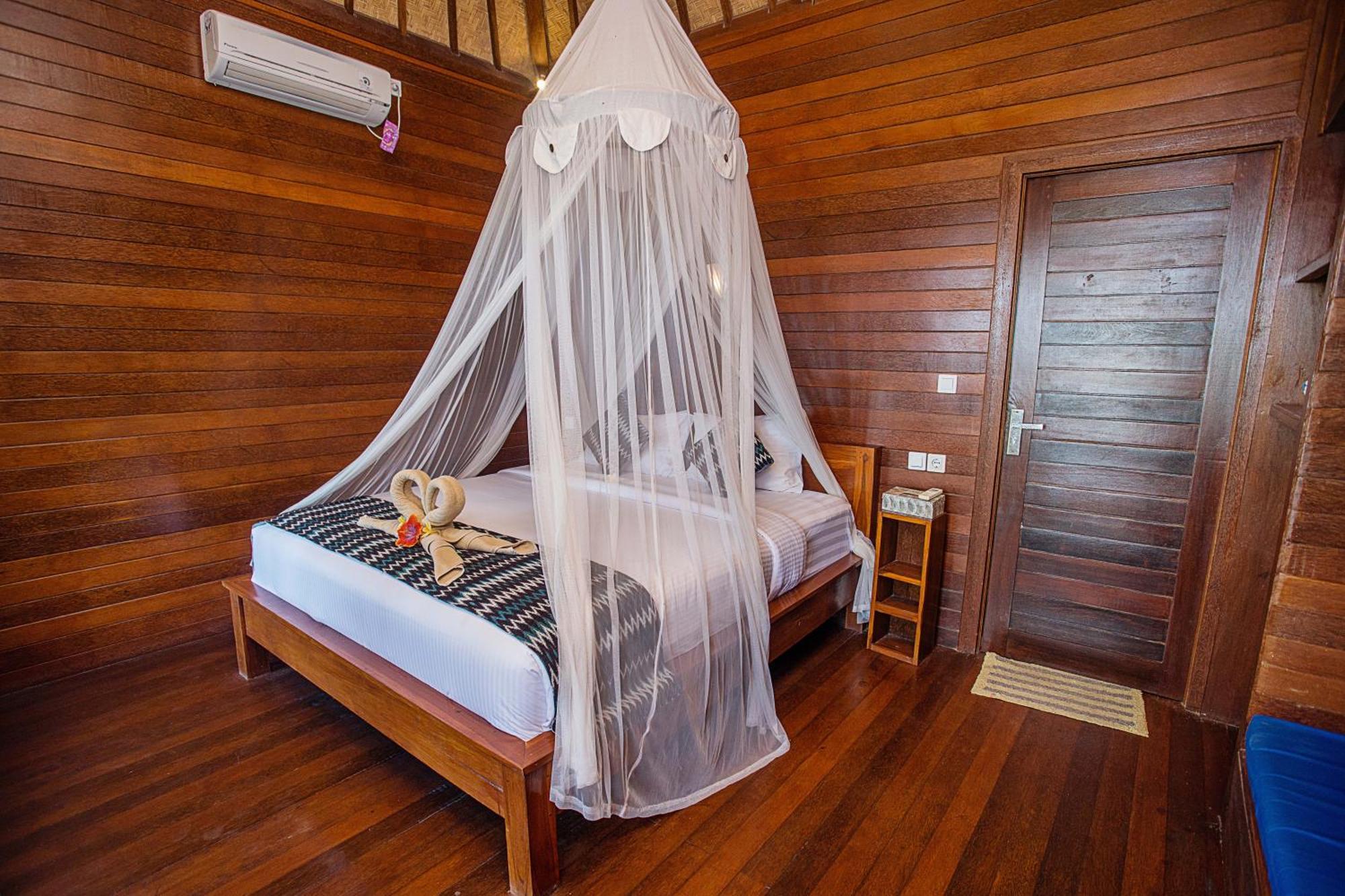 Tawe Ocean Blue Villa Lembongan Екстериор снимка